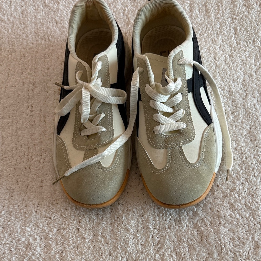 deflorance Beige and Black Casual Sneakers / size 40 - Picture 5 of 6